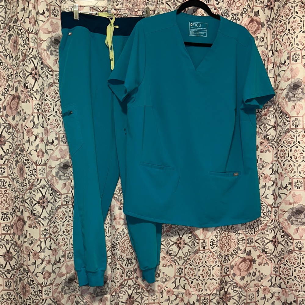 FIGS Teal limited edition